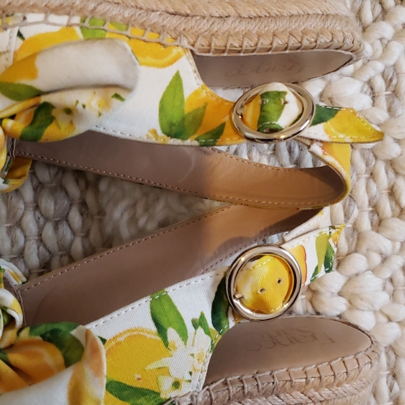 Lemon Sandals - Picture 5 of 6
